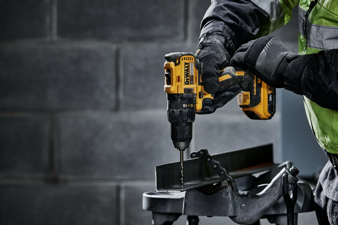 Parafusadeira/Furadeira DeWalt DCD7771D2-BR 20V MAX Brushless 13 mm com 2 baterias - Imagem 4